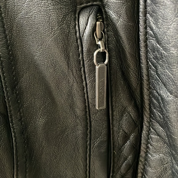 Vince women’s medium size 100% leather jacket - Picture 5 of 9